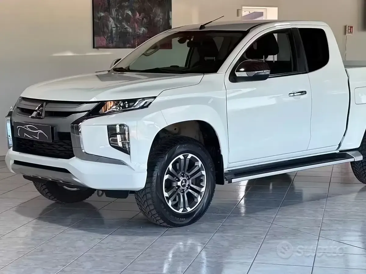 Usata Mitsubishi L200 Intense 150 CV (110 kW) 2020 Bianco Pick-up