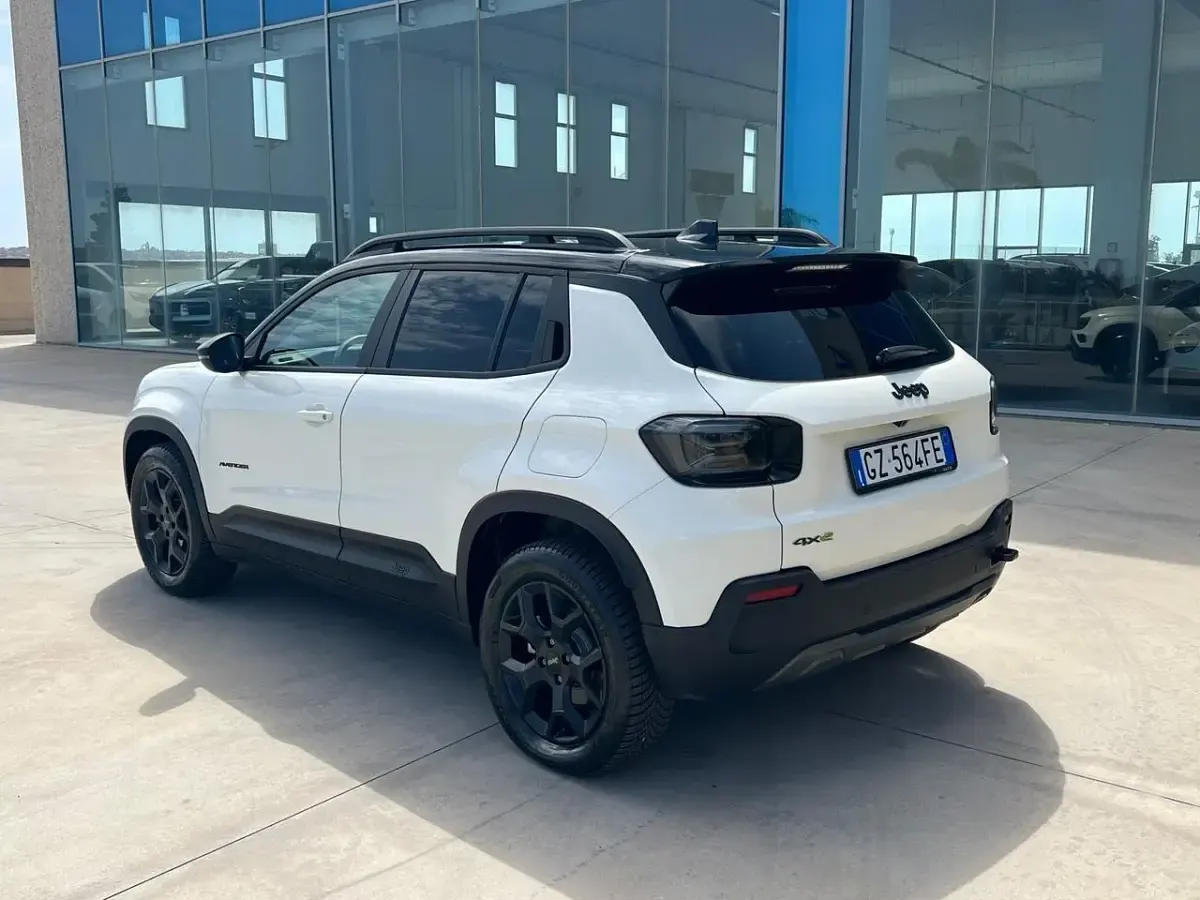 Usata Jeep Avenger Overland 135 CV (99 kW) 2025 Bianco SUV