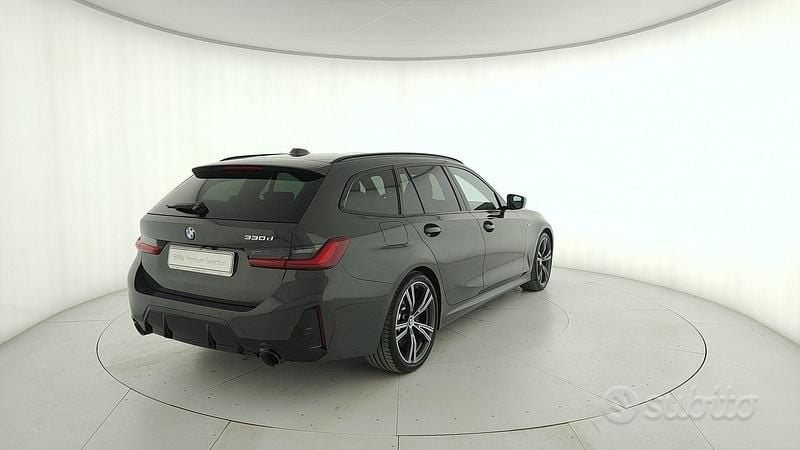 Usata BMW 330 M Sport 286 CV (210 kW) 2023 Grigio Station wagon