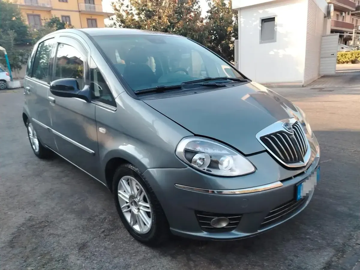 Usata Lancia Musa 95 CV (69 kW) 2011 Monovolume