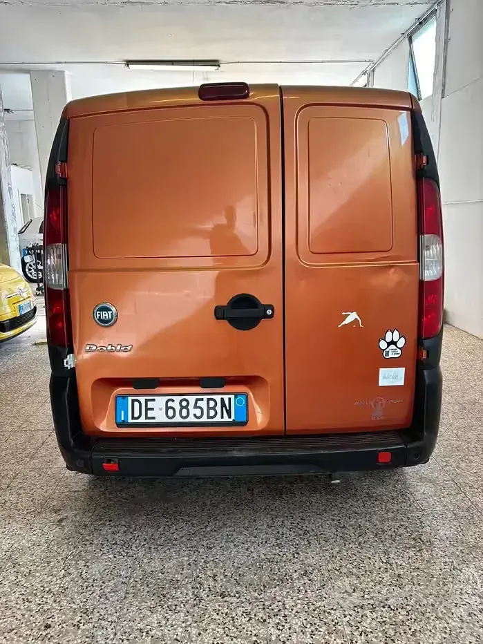 Usata Fiat Doblò 75 CV (55 kW) 2006 Arancione Monovolume