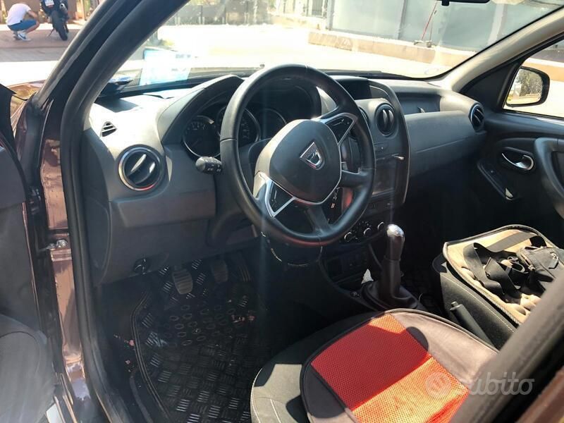 Usata Dacia Duster 114 CV (83 kW) 2018 Marrone SUV