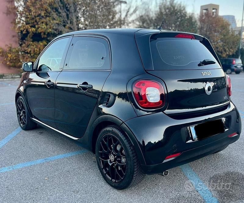 Usata Smart ForFour Prime 90 CV (66 kW) 2017 Nero Utilitaria