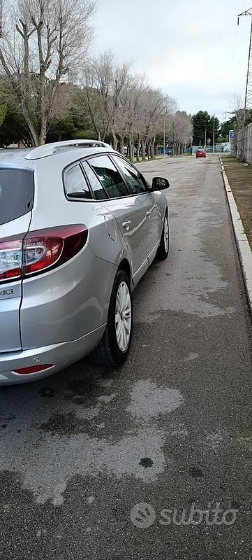 Usata Renault Mégane GrandTour LIMITED 110 CV (80 kW) 2015 Grigio Station wagon