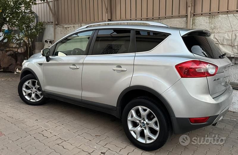 Usata Ford Kuga 136 CV (100 kW) 2010 Grigio SUV