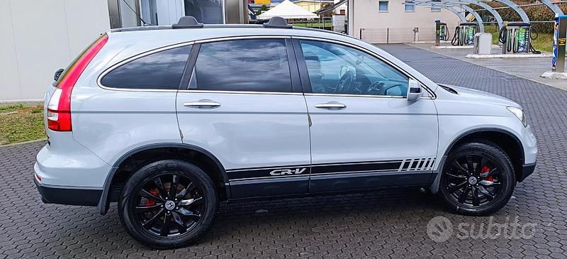 Grigio Usata 2011 Honda CR-V SUV | 7990 € (Molto cara) - Immagine 1/4