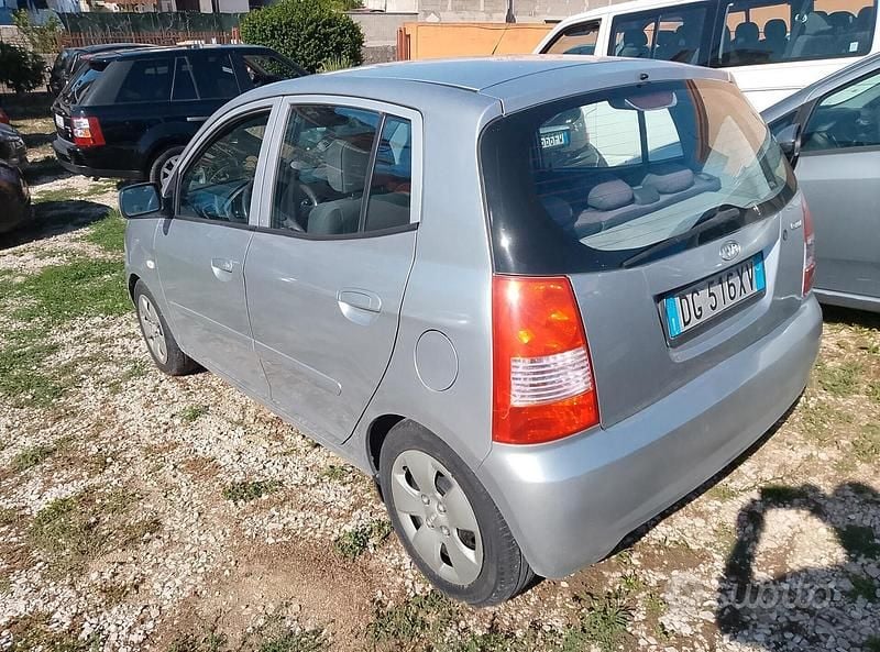 Usata Kia Picanto 75 CV (55 kW) 2007 Grigio Utilitaria
