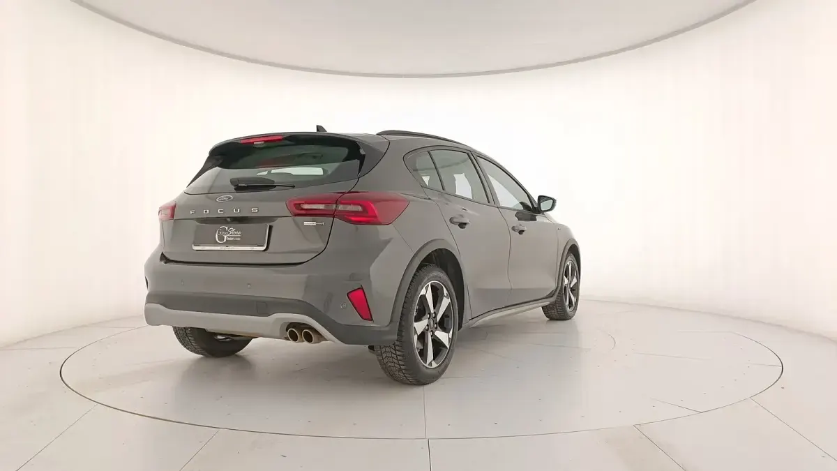 Usata Ford Focus Active 125 CV (91 kW) 2022 Grigio Berlina