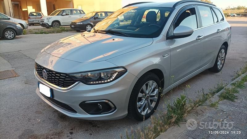 Usata Fiat Tipo 120 CV (88 kW) 2017 Grigio Station wagon