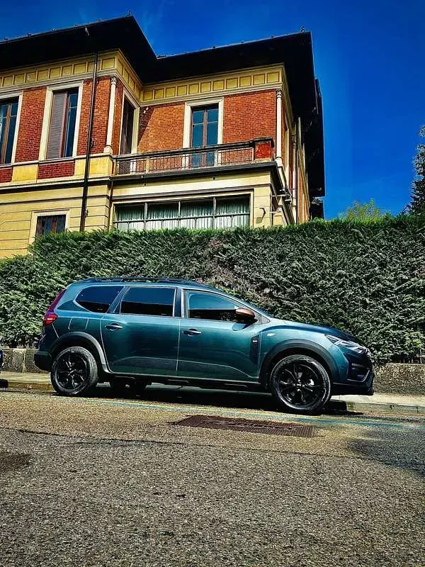 Usata Dacia Jogger Expression 101 CV (74 kW) 2024 Verde Monovolume