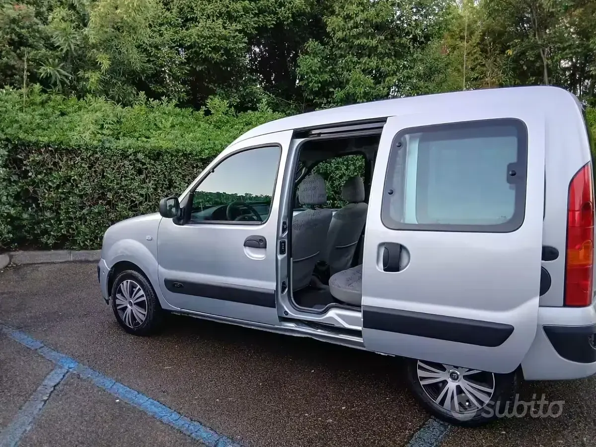 Usata Renault Kangoo 75 CV (55 kW) 2006 Grigio Monovolume