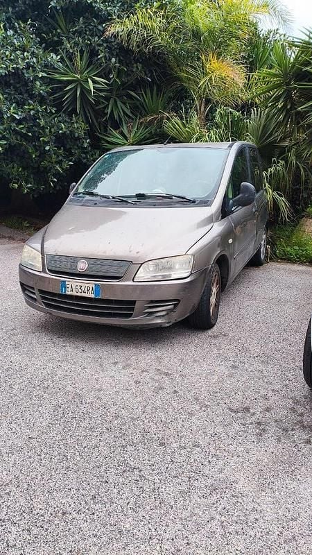 Usata 2010 Fiat Multipla Monovolume | 1000 € (Super prezzo) - Immagine 1/1