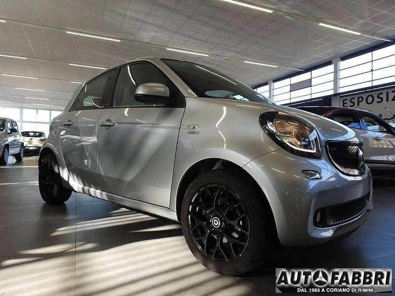 Bianco Usata 2017 Smart ForFour Proxy Utilitaria | 12.900 € (Cara) - Immagine 1/4