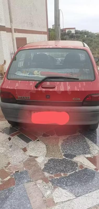 Usata Renault Clio 58 CV (42 kW) 1997 Rosso Utilitaria