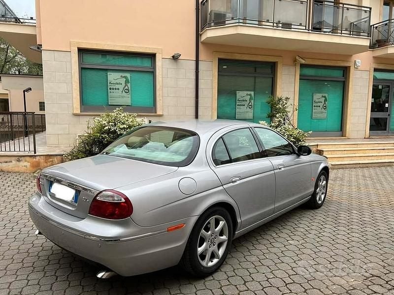 Usata Jaguar S-Type S 207 CV (152 kW) 2005 Grigio Berlina