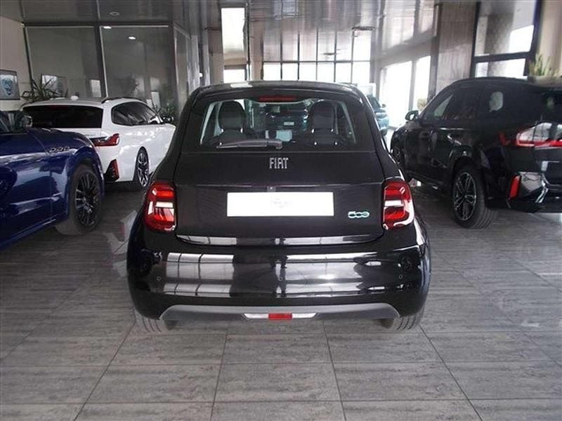 Usata Fiat 500e Icon 42 kW (58 CV) 2024 Nero Utilitaria
