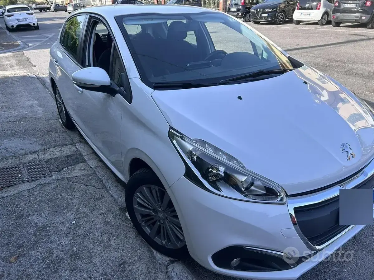 Usata Peugeot 208 82 CV (60 kW) 2017 Bianco Utilitaria