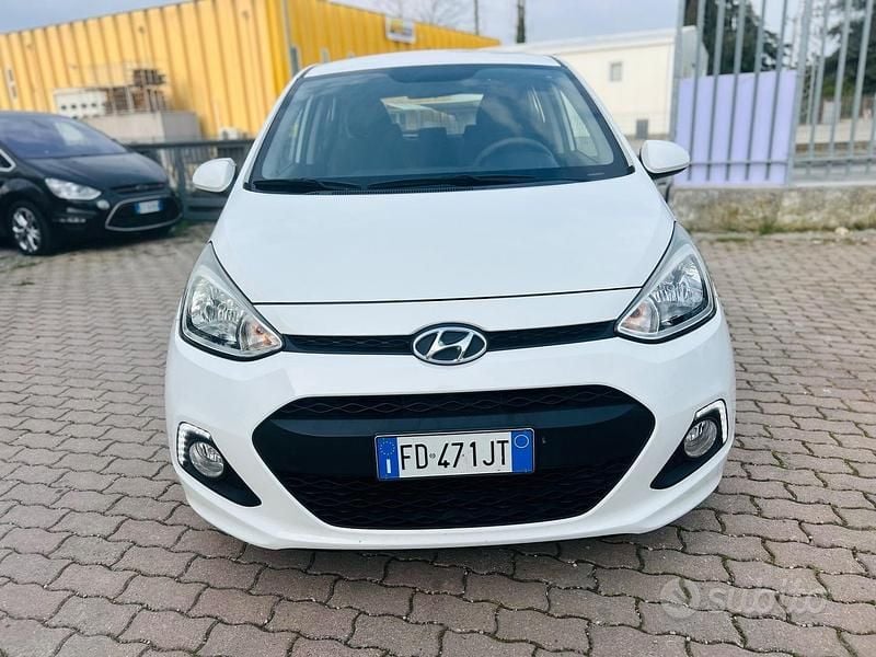 Usata Hyundai i10 Edition 68 CV (50 kW) 2016 Bianco Utilitaria