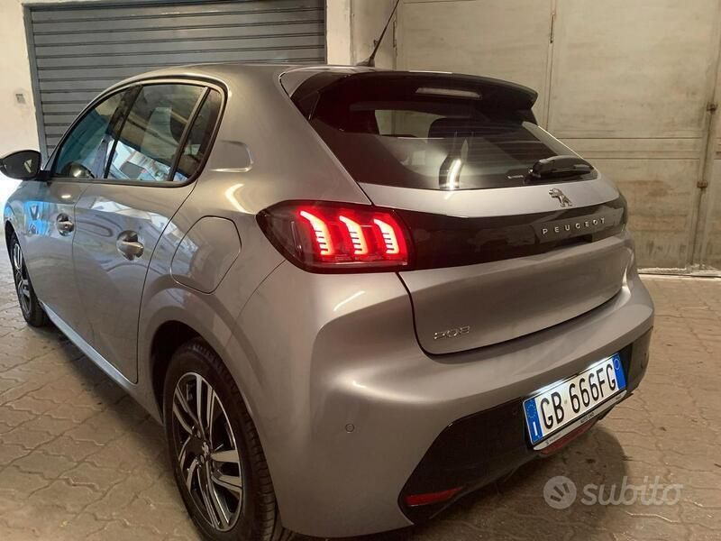 Usata Peugeot 208 Allure 101 CV (74 kW) 2020 Argento Utilitaria