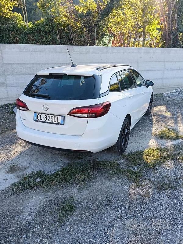 Usata Opel Astra Sport 105 CV (77 kW) 2020 Bianco Berlina