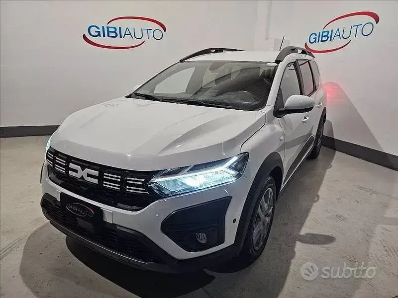 Usata Dacia Jogger Expression 101 CV (74 kW) 2023 Bianco Monovolume