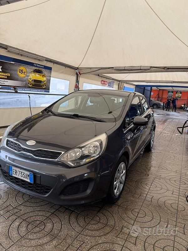 Usata 2013 Kia Rio EX Tre volumi | 4500 € (Ottimo prezzo) - Immagine 1/4