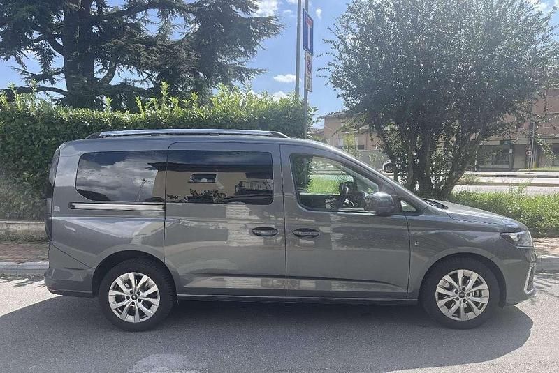 Usata Ford Tourneo Connect 122 CV (89 kW) 2025 Monovolume