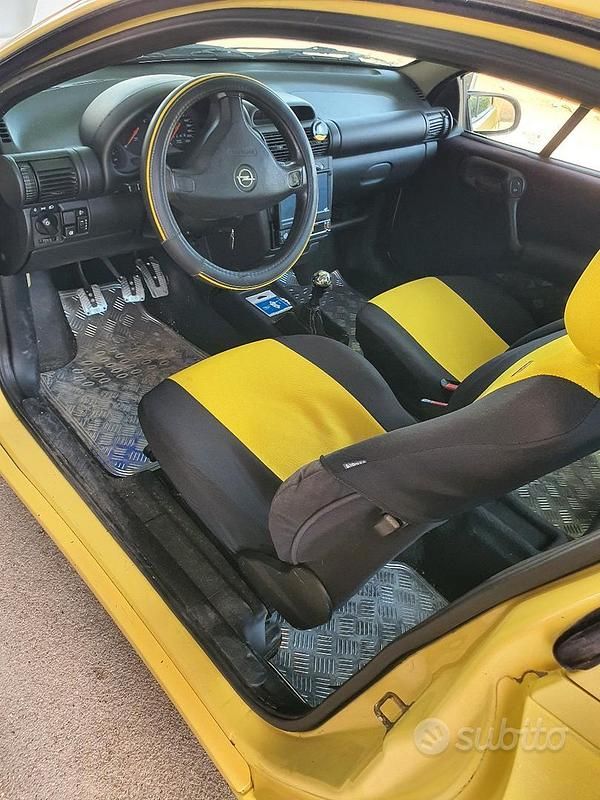 Usata Opel Tigra 90 CV (66 kW) 1998 Giallo Berlina