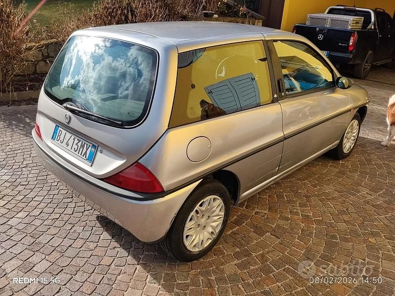 Usata Lancia Ypsilon 2000 Grigio Utilitaria