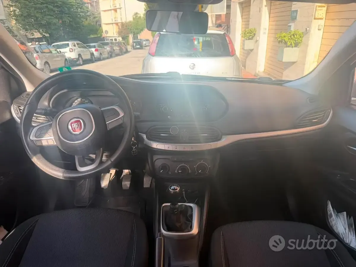 Usata Fiat Tipo 95 CV (69 kW) 2017 Grigio Berlina