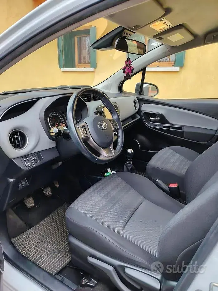 Usata Toyota Yaris 2016 Bianco Berlina