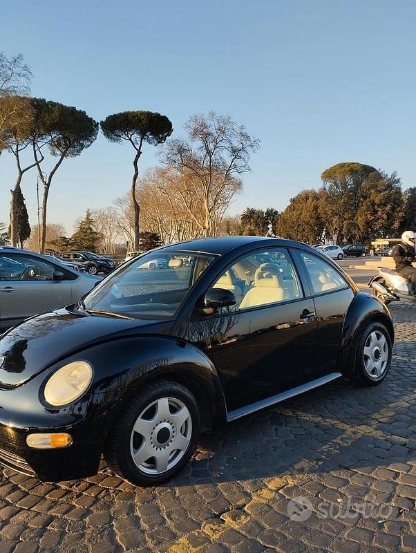 Usata VW New Beetle 116 CV (85 kW) 1998 Nero Utilitaria