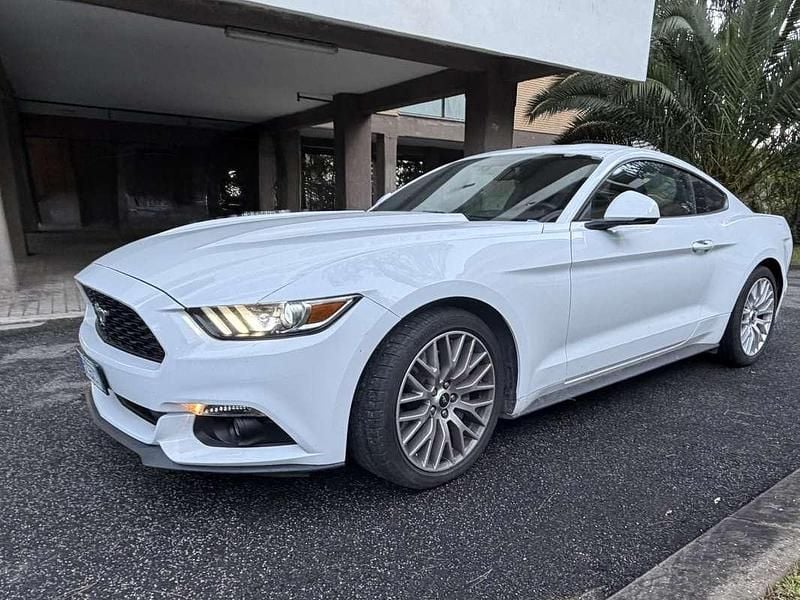 Usata Ford Mustang Fastback 317 CV (233 kW) 2017 Bianco Coupé