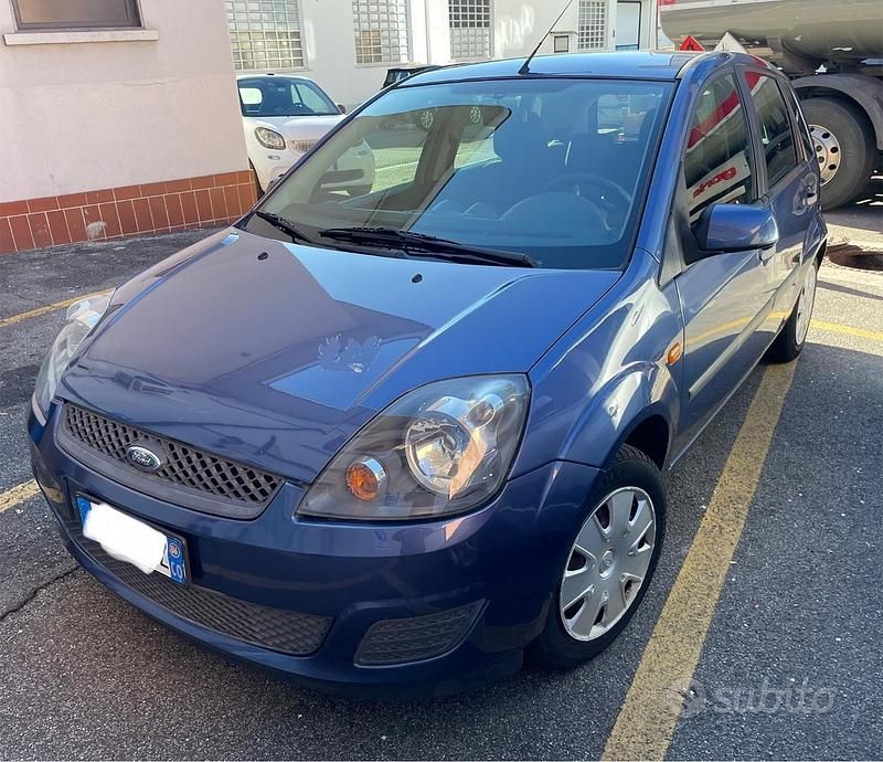 Usata Ford Fiesta 2006 Blu Utilitaria