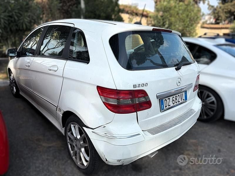 Usata Mercedes B200 Executive 140 CV (102 kW) 2010 Bianco Monovolume