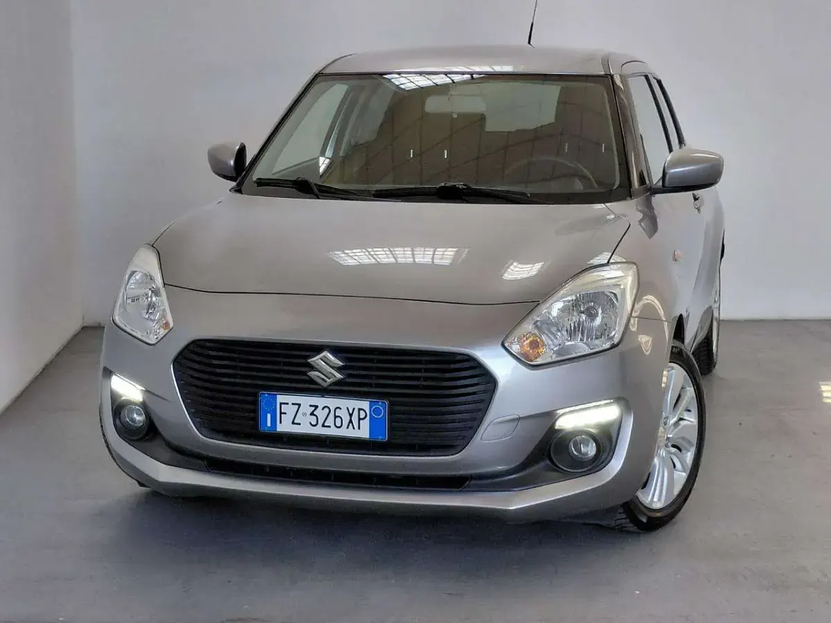 Usata Suzuki Swift Cool 90 CV (66 kW) 2020 Grigio Utilitaria