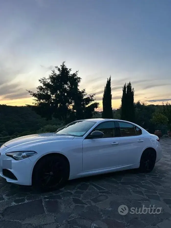 Usata Alfa Romeo Giulia 150 CV (110 kW) 2016 Bianco Berlina