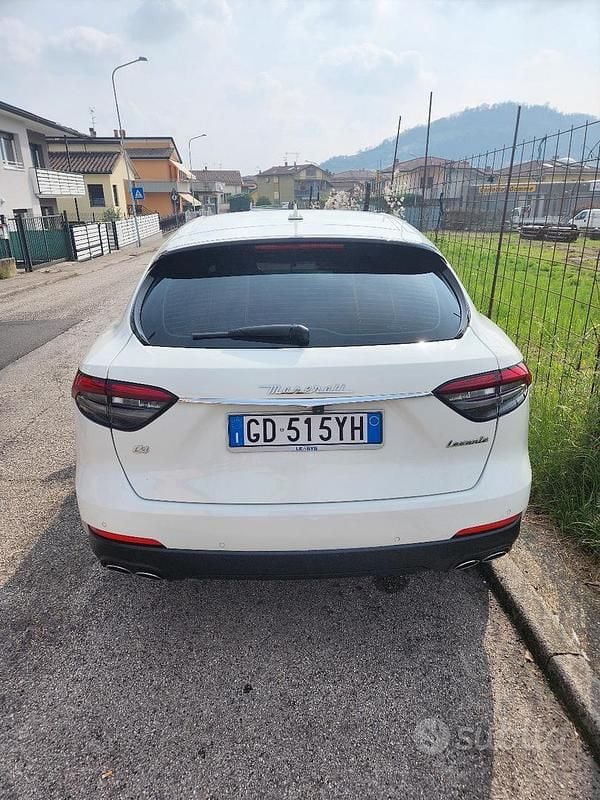 Usata Maserati Levante 349 CV (256 kW) 2020 Bianco SUV