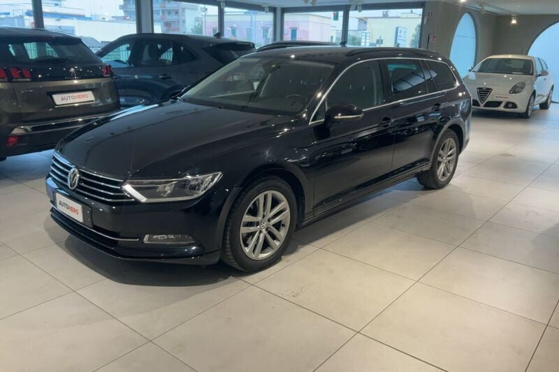 Nero Usata 2019 VW Passat Business Station wagon | 17.199 € (Buon prezzo) - Immagine 1/3