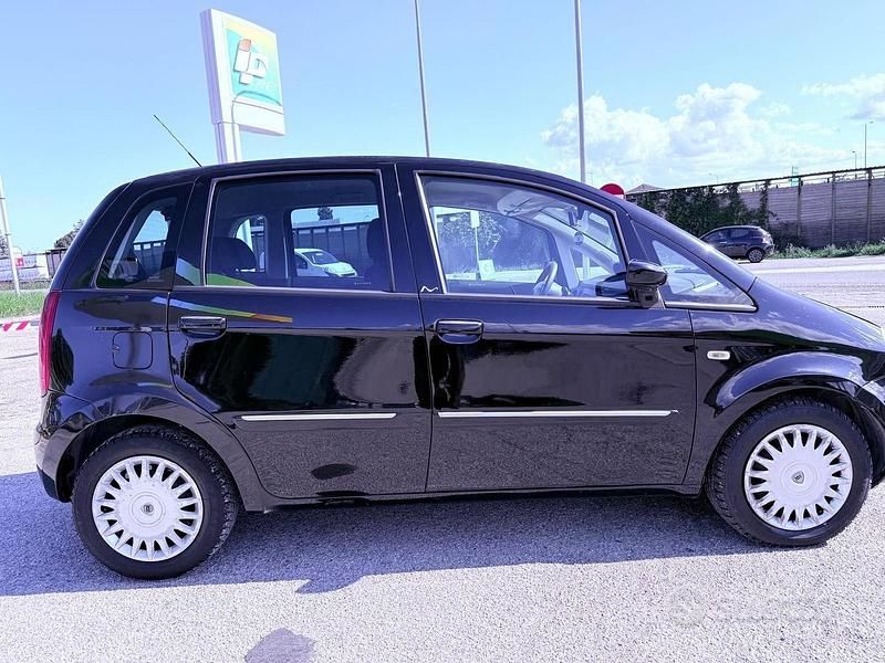 Usata Lancia Musa 69 CV (50 kW) 2007 Nero Monovolume