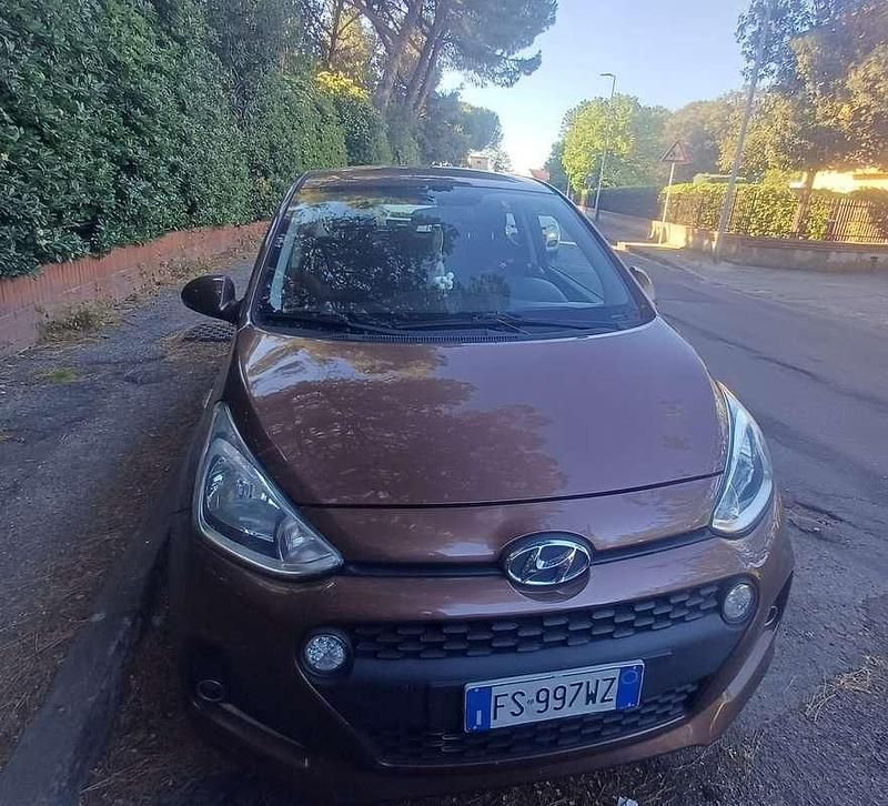 Usata Hyundai i10 Advanced 65 CV (47 kW) 2019 Utilitaria