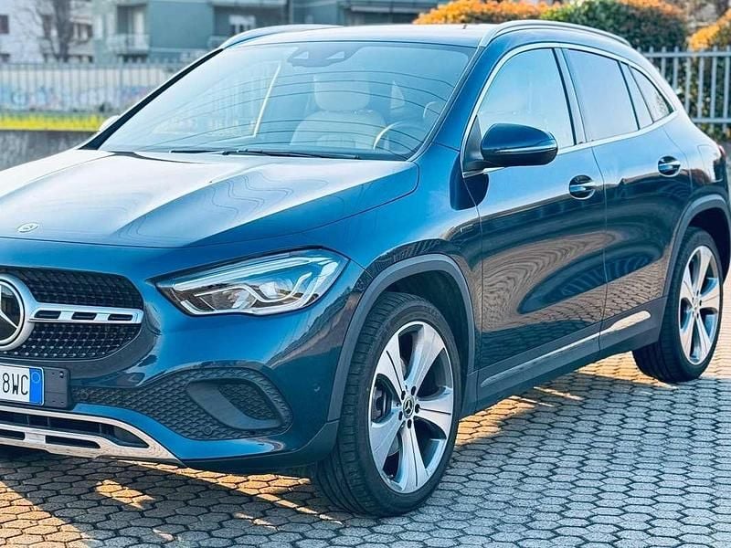 Usata Mercedes GLA250 160 CV (117 kW) 2020 Blu/azzurro SUV