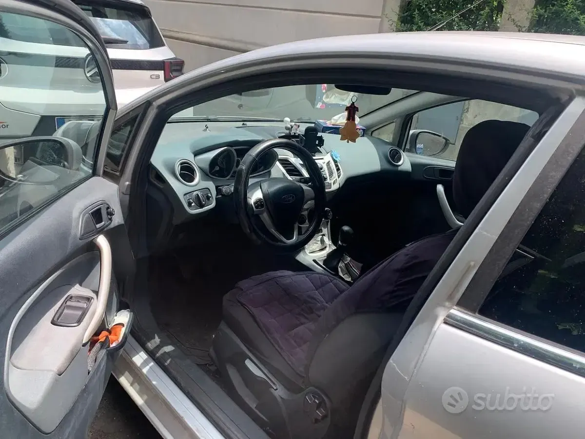Usata Ford Fiesta 73 CV (53 kW) 2009 Berlina