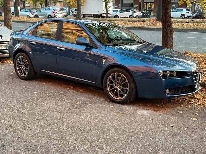Usata 2008 Alfa Romeo 159 Tre volumi | 4000 € (Cara) - Immagine 1/3