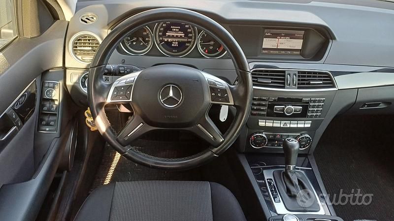 Usata Mercedes C180 120 CV (88 kW) 2013 Grigio Station wagon