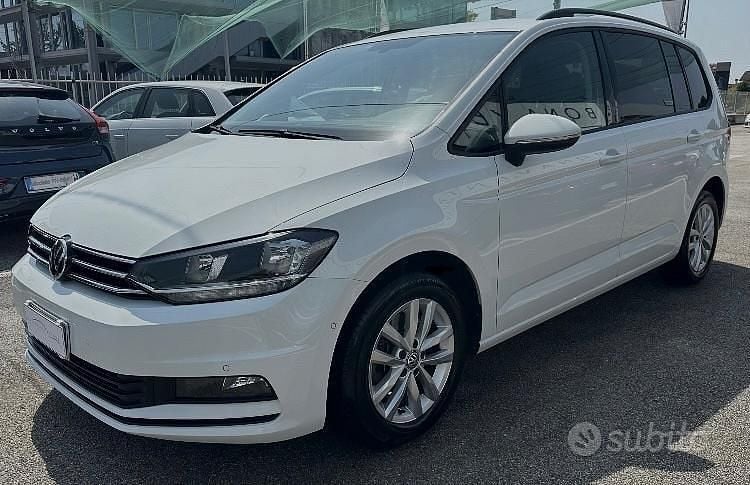 Bianco Usata 2017 VW Touran Monovolume | 11.500 € (Super prezzo) - Immagine 1/4