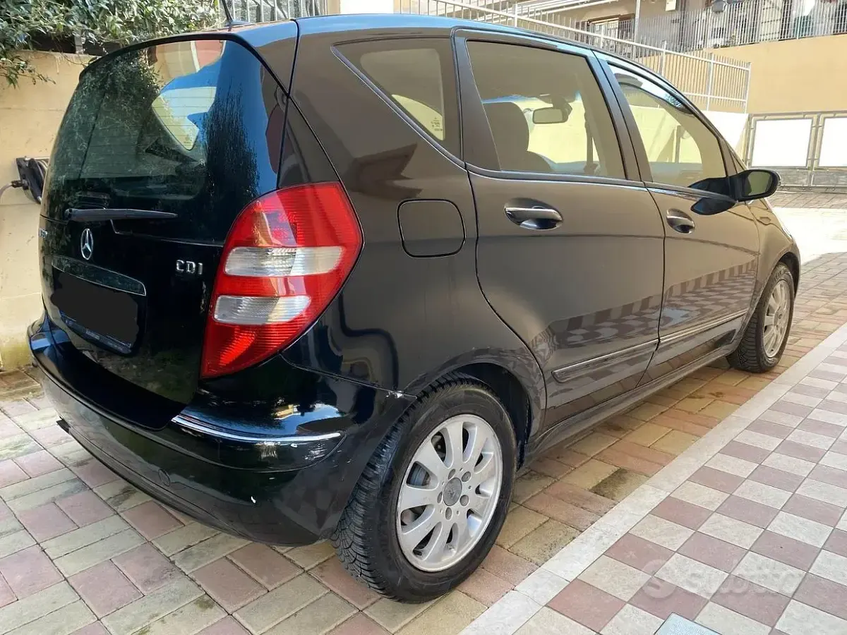 Usata Mercedes A180 Elegance 109 CV (80 kW) 2007 Nero Berlina