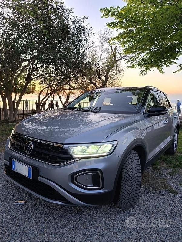 Usata VW T-Roc 116 CV (85 kW) 2022 Grigio SUV