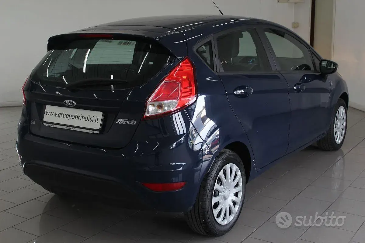 Usata Ford Fiesta 80 CV (58 kW) 2014 Blu Utilitaria