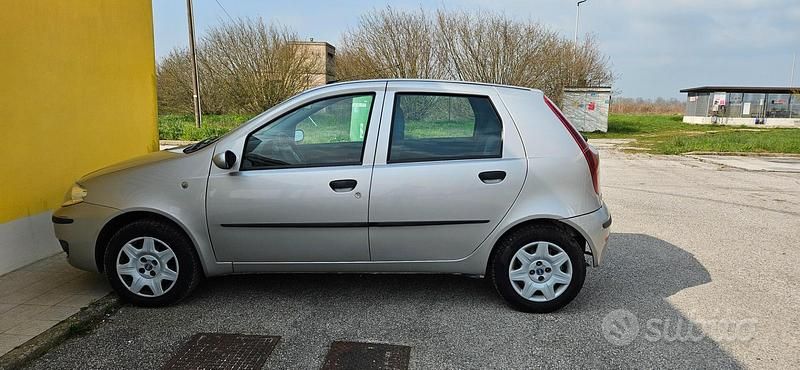 Usata Fiat Punto 59 CV (43 kW) 2005 Grigio Utilitaria